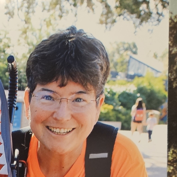 Meet your Posher, Bobbie - Picture 1 of 2